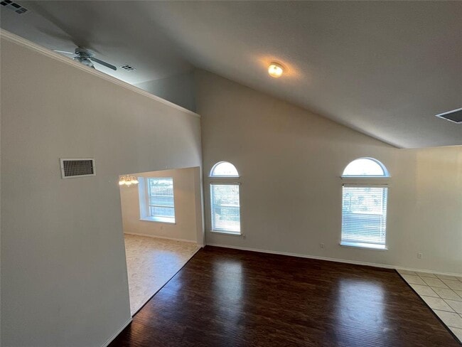 Building Photo - 3830 Castle Rock Cove