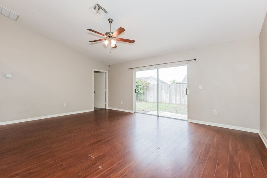 Building Photo - 119 Lookout Dr