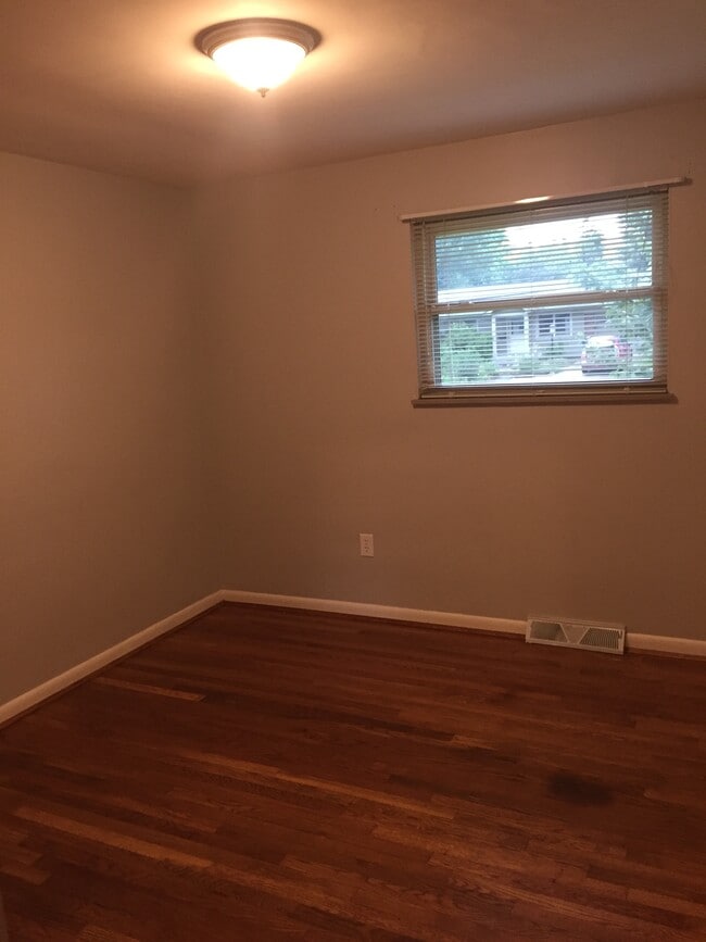 Building Photo - 9490 Wynnecrest Dr