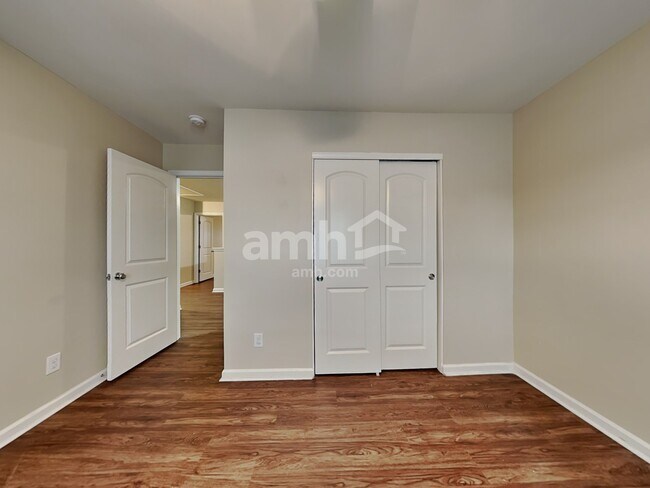 Building Photo - 298 Scarlett Ln