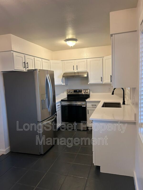 Building Photo - 11380 SW Greenburg Rd