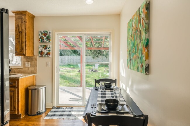 Building Photo - 4809 W 75th St