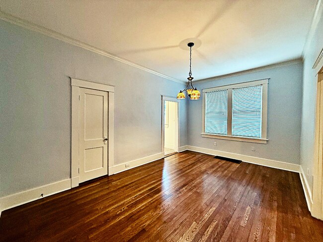 Building Photo - Beautifully Updated Historic Home in Midto...