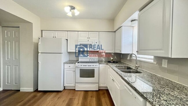 Building Photo - 4543 S Lowell Blvd