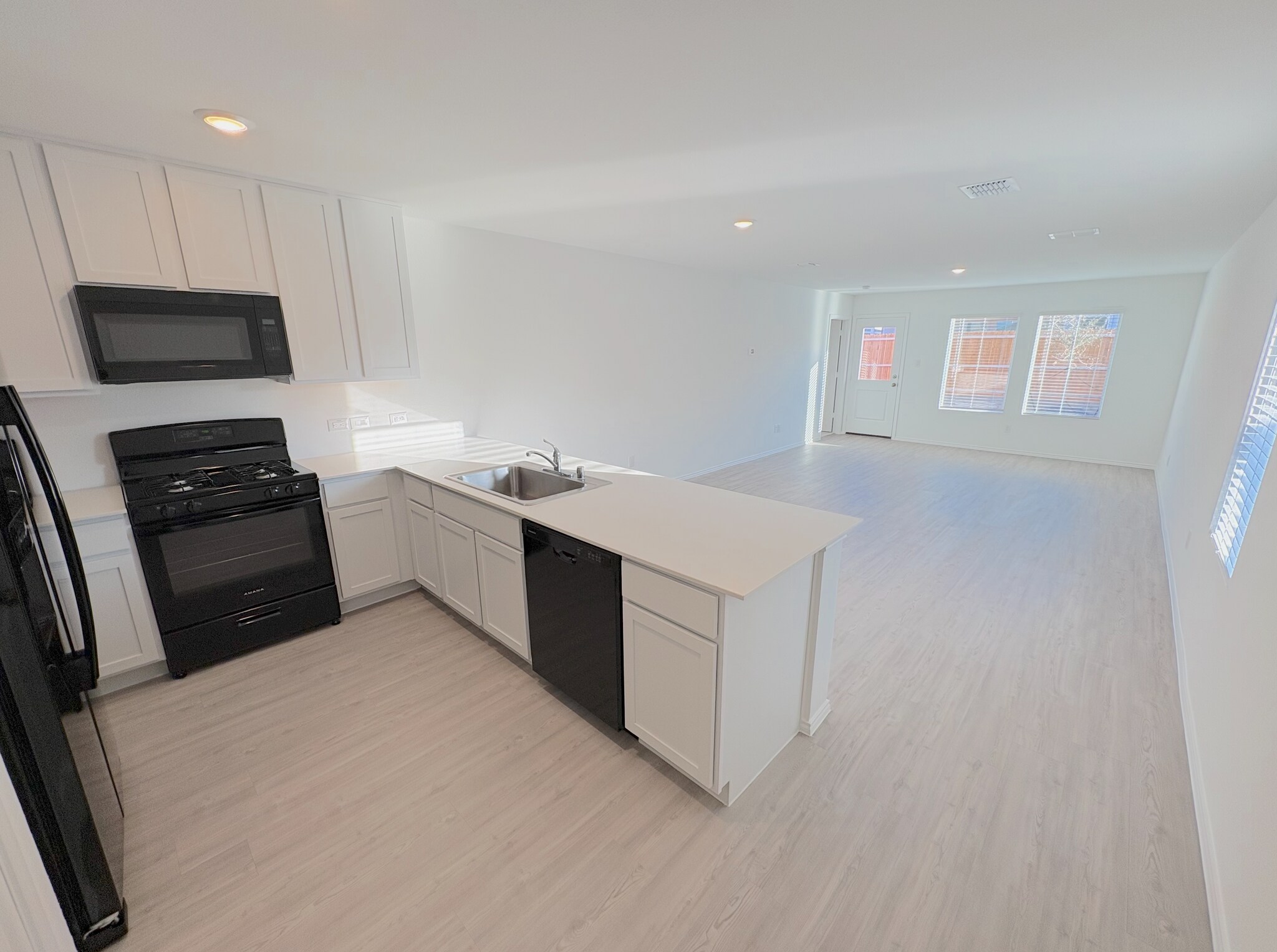 Building Photo - 1033 Cortijo Way