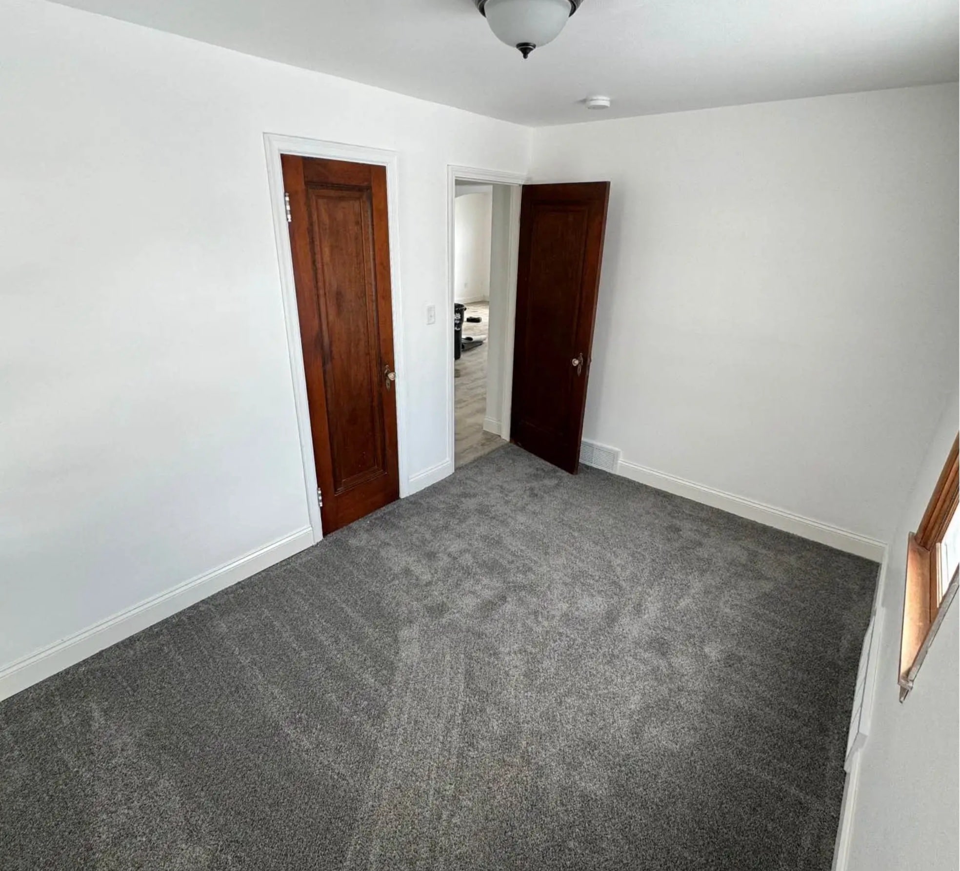 Building Photo - 1006 N 1st Ave