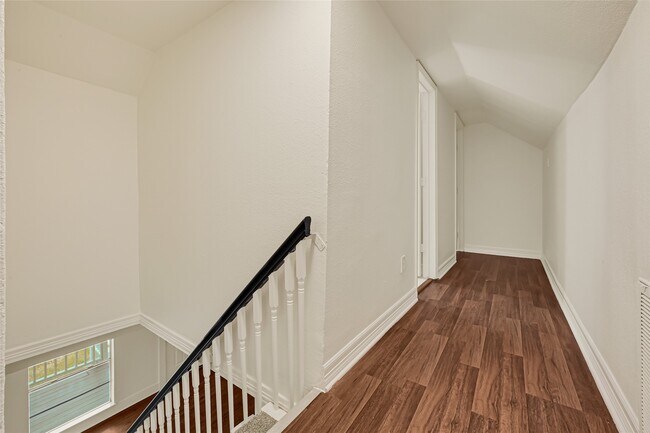 Building Photo - 7017 Schley St