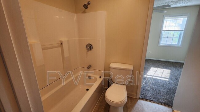 Building Photo - 7632 Hunters Ridge Ln