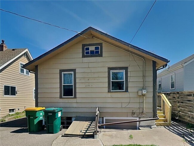 Building Photo - 3820 Jackson St NE