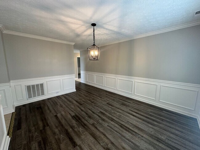Building Photo - 9215 Eminence Ct