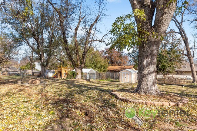 Building Photo - Inviting 3-Bedroom Home with Updated Kitchen & Fenced Backyard – Derby, KS