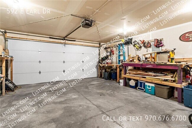 Building Photo - 592 E Earl Dr