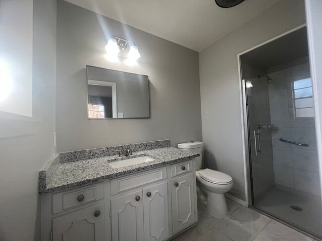 Building Photo - Updated in North Bossier.. Close to Barksdale Air Force Base..