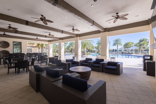 Building Photo - Gorgeous 3-Bed/2.5-Bath Townhome in Treves...