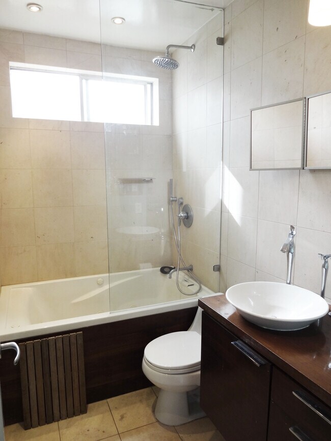 Bathroom 2 - 1010 Palm Ave