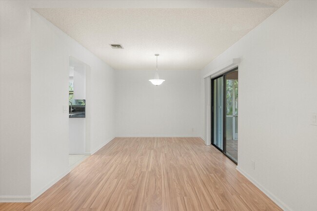 Building Photo - 13511 Jonquil Pl