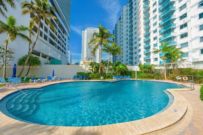 Building Photo - 4001 S Ocean Dr