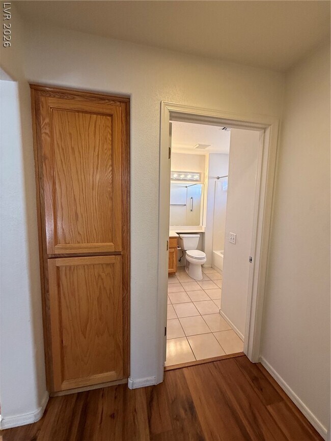 Building Photo - 10905 Mill Cove Ave