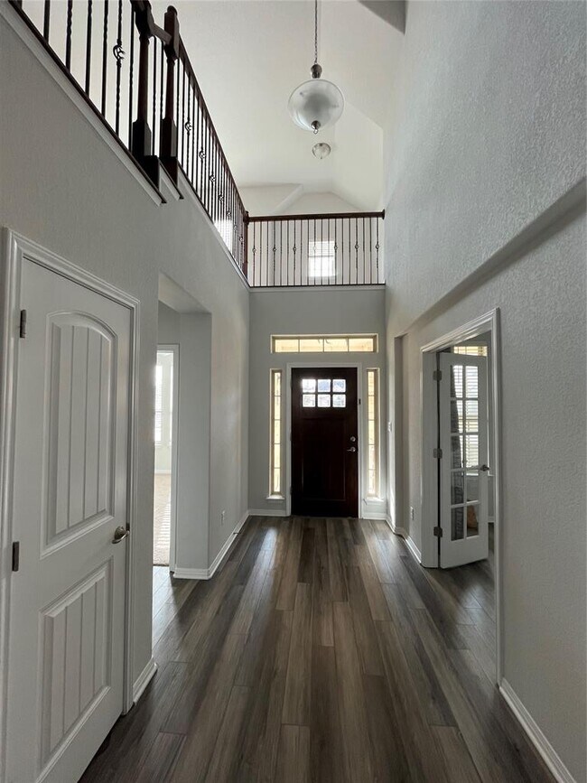 Building Photo - 121 Red Granite Rd