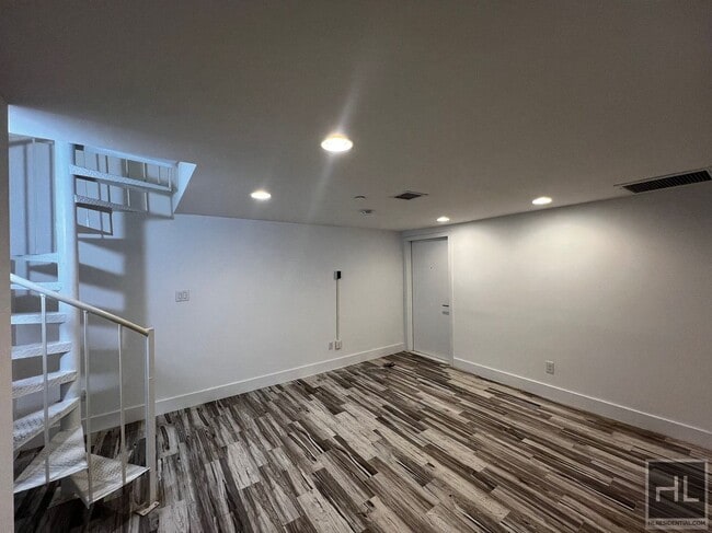 Building Photo - 418 E 153rd St