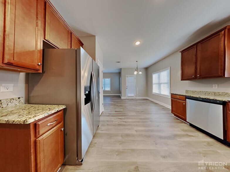 Building Photo - 2010 Tiffany Ct