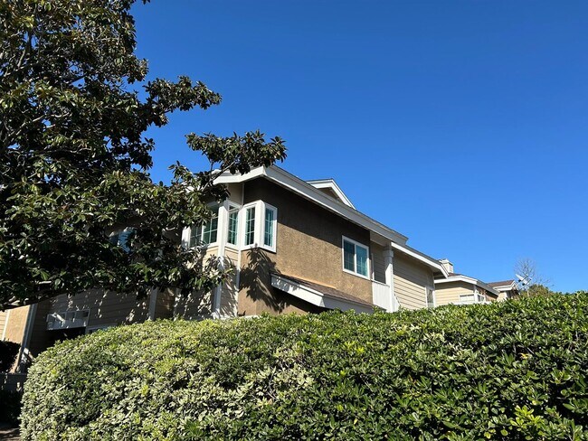 Building Photo - Upper-Level Condo – Bright, Stylish, and Ideally Located!