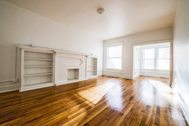 Building Photo - 7236 S Yates