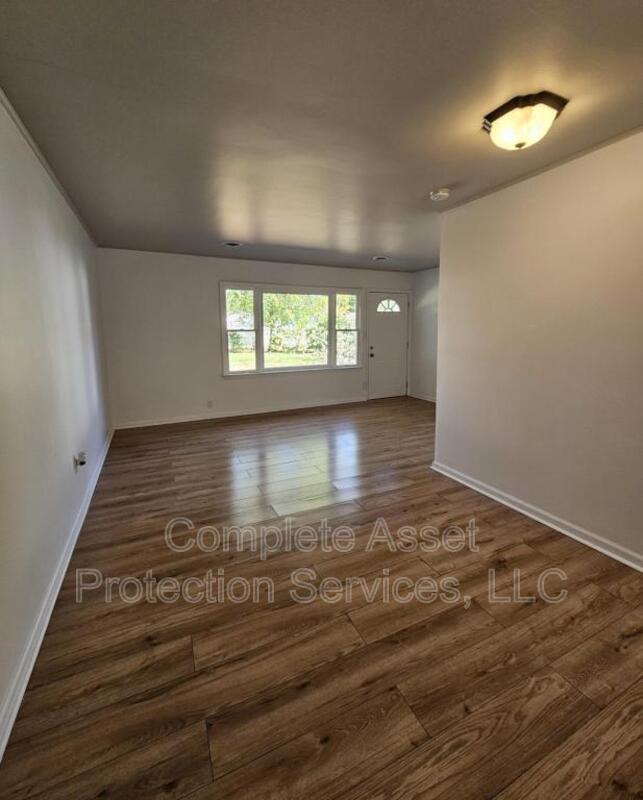 Building Photo - 921 Spruce St