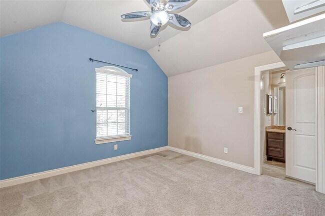 Building Photo - 27415 Blinkwood Park