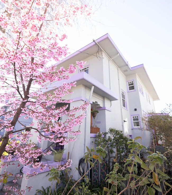 Building Photo - 3148 College Ave