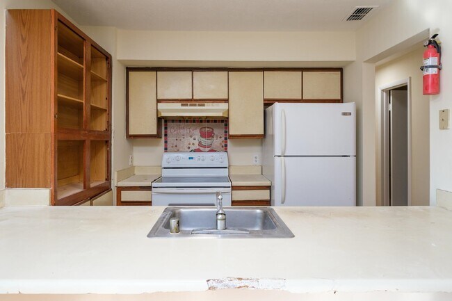 Building Photo - 40 South Ave