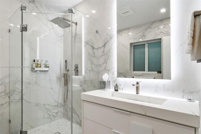 Building Photo - 440 W 62nd St