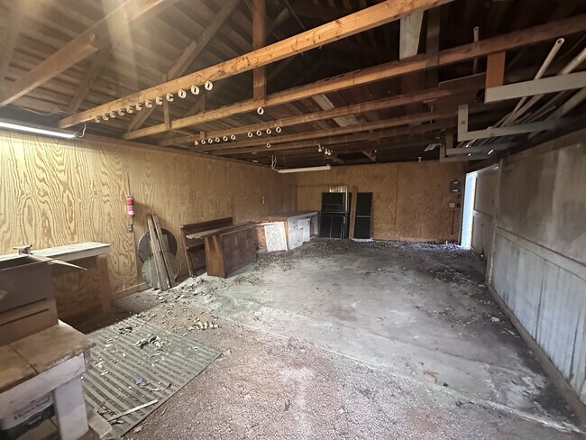 Building Photo - 215 N Washington St