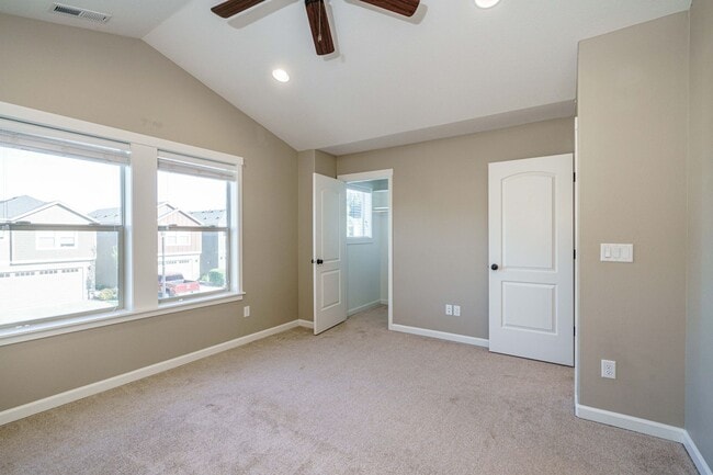 Building Photo - Beautiful Single-Level Home | 3 Bed, 2.5 B...