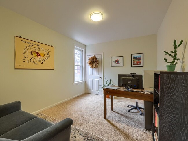 Building Photo - 207 Calder St