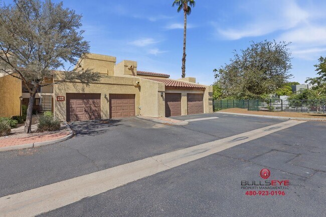 Building Photo - 8344 N 21st Dr