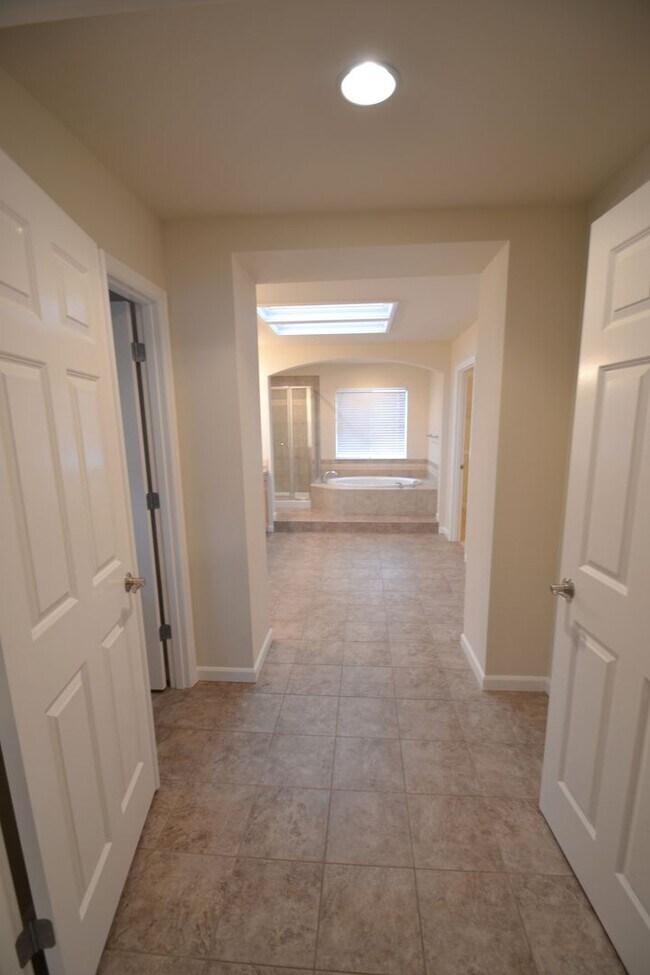 Building Photo - 4Bd/2.5Ba Snohomish Home