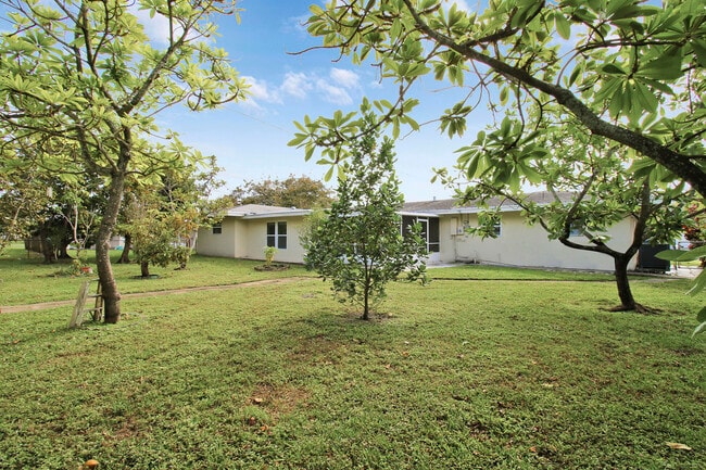 Building Photo - 1231 SW 32nd St