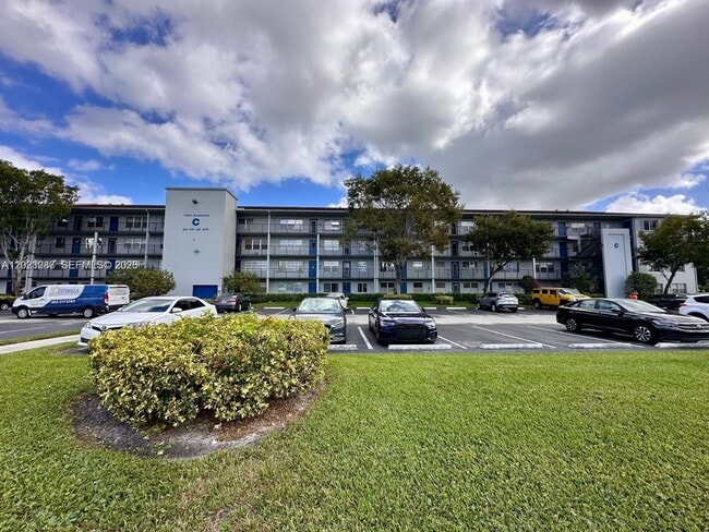 Building Photo - 301 SW 135th Ave