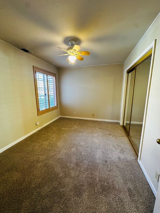 Building Photo - El Dorado Hills Beauty