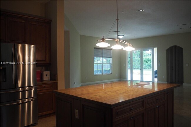 Building Photo - 2750 Jockey Cir