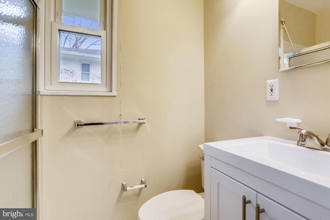 Building Photo - 4503 Traymore St