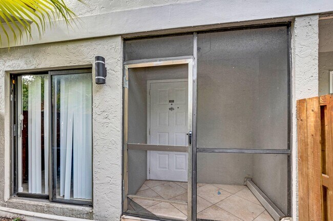 Building Photo - 7690 Lago Del Mar Dr