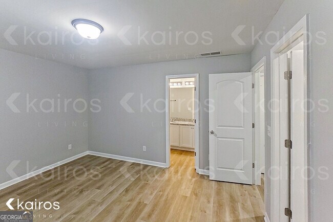 Building Photo - 236 Fox Chase Wy
