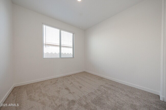 Building Photo - 16581 W Charlotte Dr