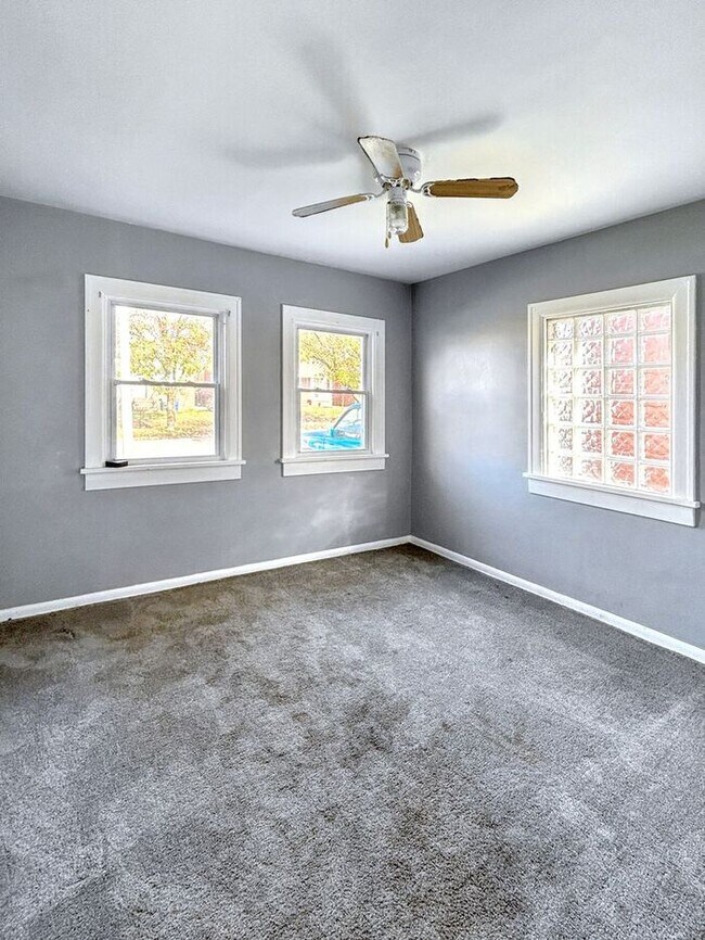 Building Photo - Adorable 3-Bedroom Home with Bright, Invit...