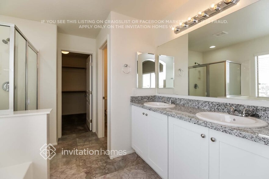 Building Photo - 29117 N Yellow Bee Dr