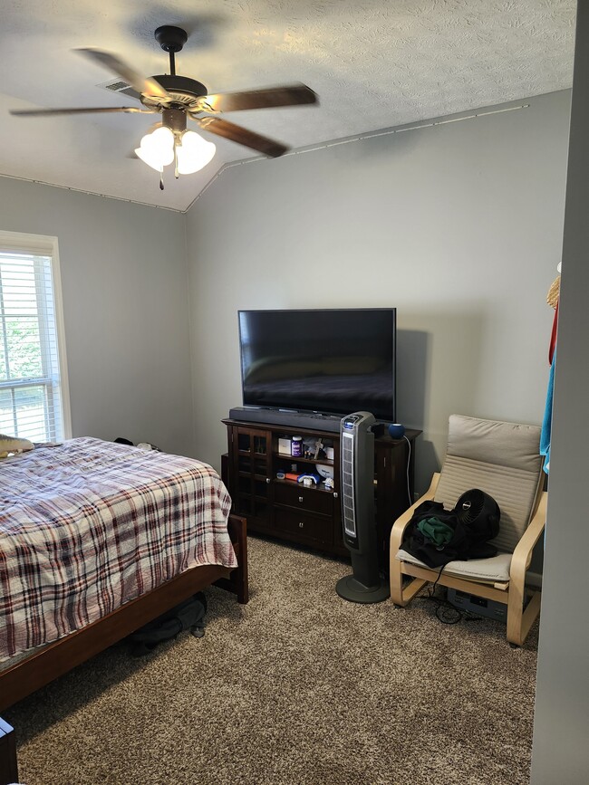 Building Photo - 2018 Chancellor Ridge Rd