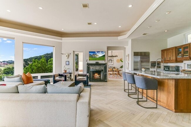 Building Photo - 5304 Scenic View Dr