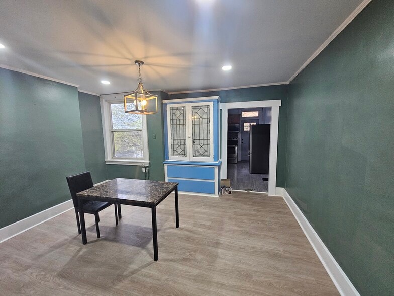 dining room - 313 Stratmore St